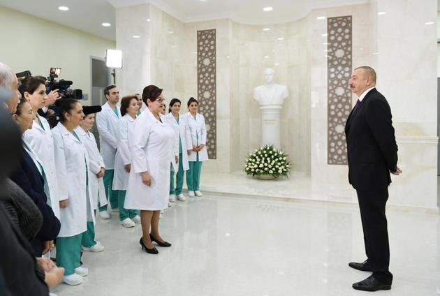 Ильхам Алиев и Мехрибан Алиева открыли больницу в поселке Гобустан