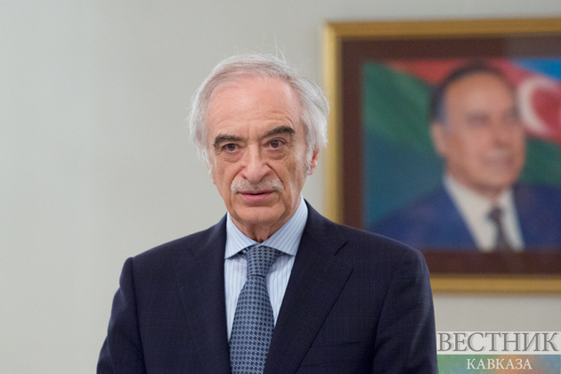 Аллахшукюр Пашазаде встретился с общественностью в посольстве Азербайджана в Москве