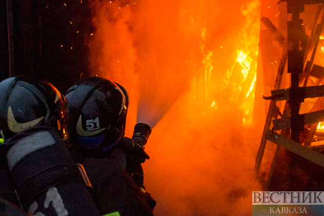 Строящийся дом загорелся во Владикавказе