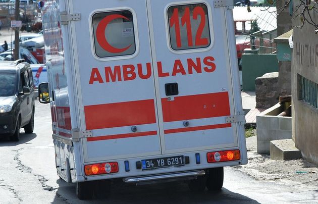 Число жертв обрушения дома в Стамбуле увеличилось до трех человек 