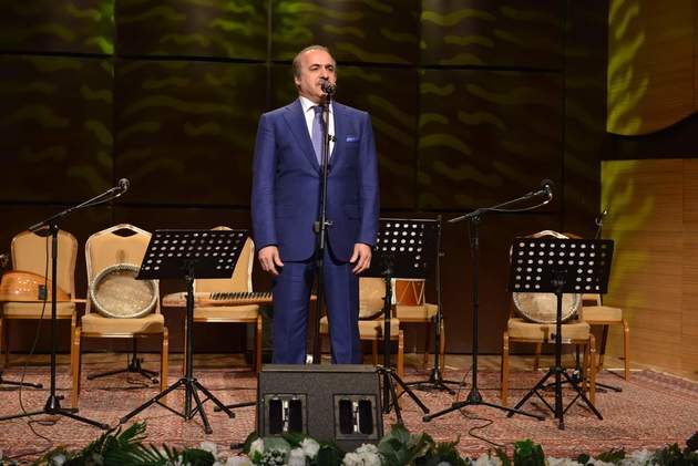 Музыкальный вечер на тему газелей Насими прошел в Баку