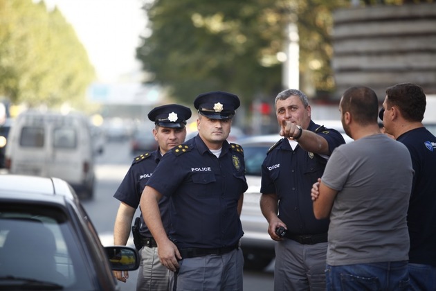 Грабителей платежного терминала взяли с поличным в Тбилиси