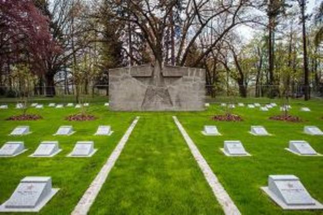В немецком Шпремберге осквернили могилы советских воинов