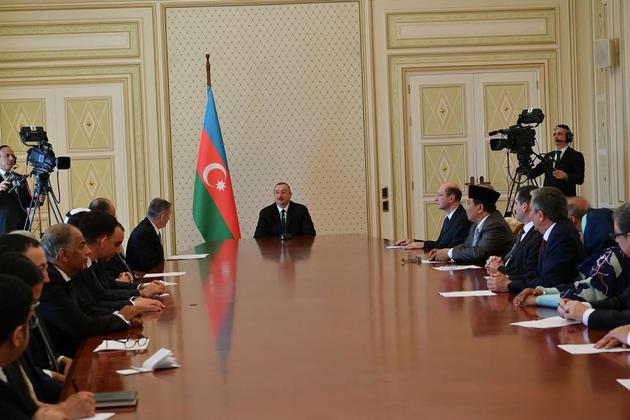 Президент Ильхам Алиев встретился с послами и главами диппредставительств мусульманских стран