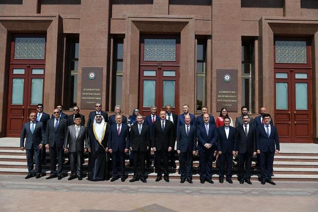 Президент Ильхам Алиев встретился с послами и главами диппредставительств мусульманских стран
