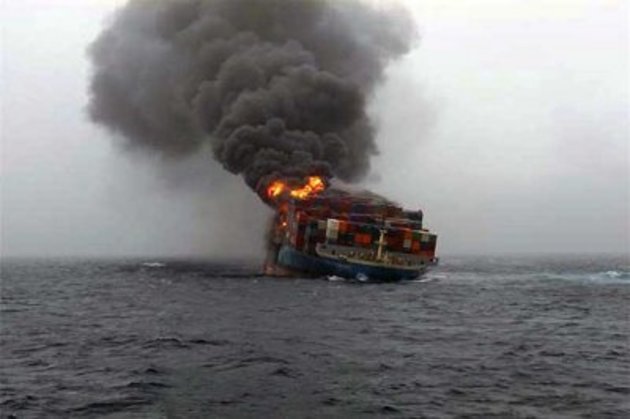 В порту Израиля горело судно, следовавшее из Турции