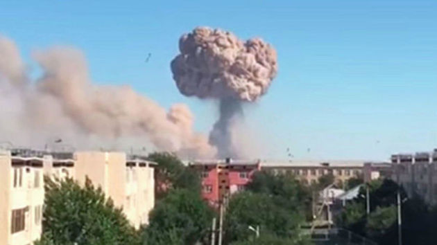 Казахстанские военные приступили к ликвидации последствий взрывов на складе в Арыси