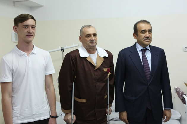Полковника, спасшего призывника от гранаты, наградили в Алматы