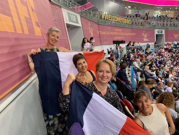XXXVII Чемпионат мира по художественной гимнастике в Баку проходит как красочное шоу – французские болельщицы