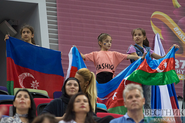 Страсти на трибунах. Чемпионат мира по художественной гимнастике в Баку (фоторепортаж)