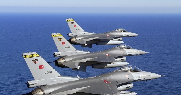 Турецкие истребители провели полет над Сирией