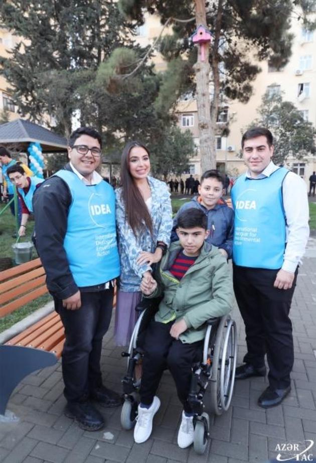 Лейла Алиева посетила церемонию открытия благоустроенного двора в Баку