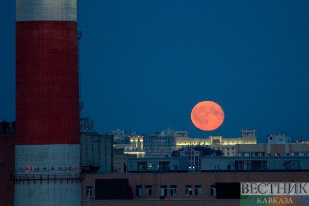 Часть россиян сегодня увидят полутеневое затмение Луны