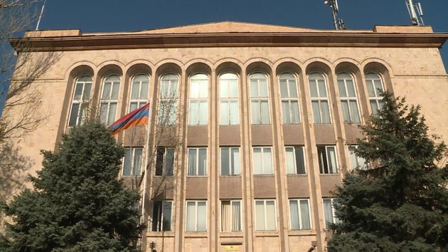 КС Армении смягчил режим военного положения в стране