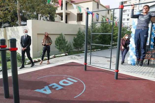 Лейла Алиева поучаствовала в открытии очередного двора в рамках проекта "Наш двор" в Баку (ФОТО)