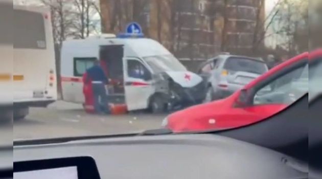 В ДТП в Краснодаре попала карета скорой помощи