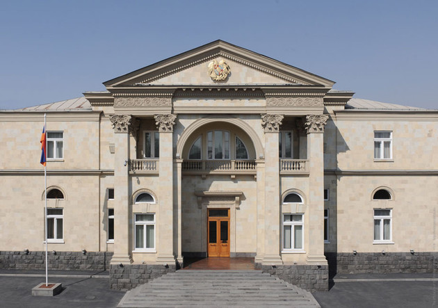 Теории заговора и политические мифы отвергли в аппарате президента Армении