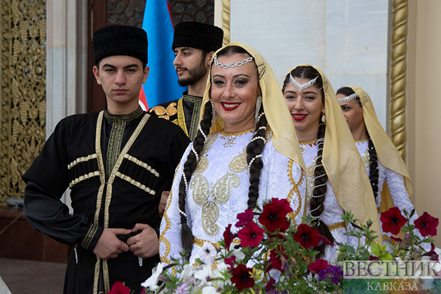 Фестиваль "Москва-Баку: два города любви" на ВДНХ (фоторепортаж)