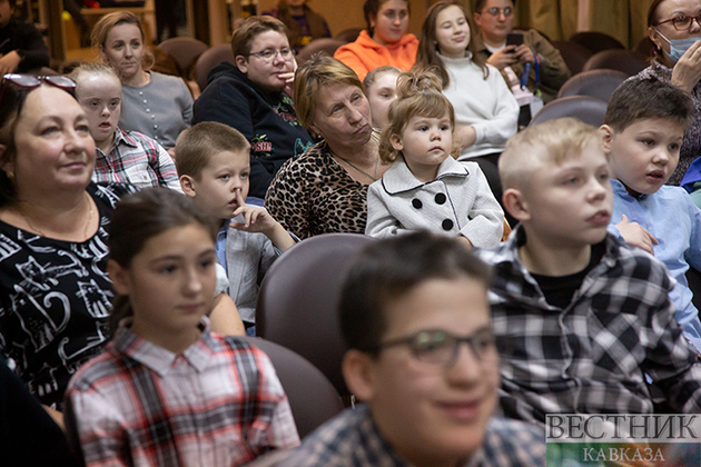 Представительство Фонда Гейдара Алиева в России устроило новогодний праздник в московском детском доме