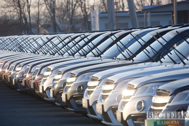 Завтра российские автосалоны начнут продажи новых "Москвичей"