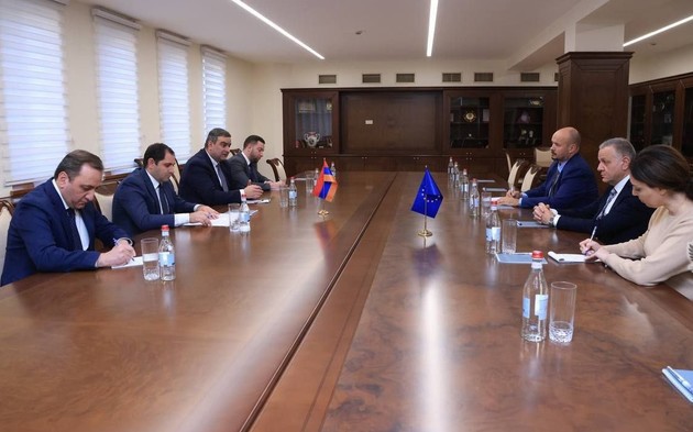 Встреча главы Минобороны Армении и руководителя делегации Евросоюза в республике