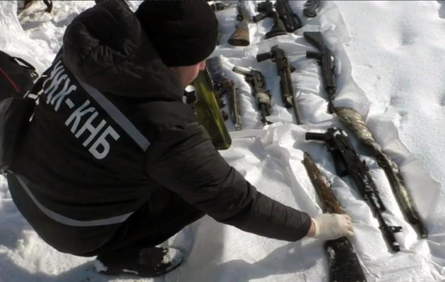 В Казахстане обнаружили еще один тайник с оружием