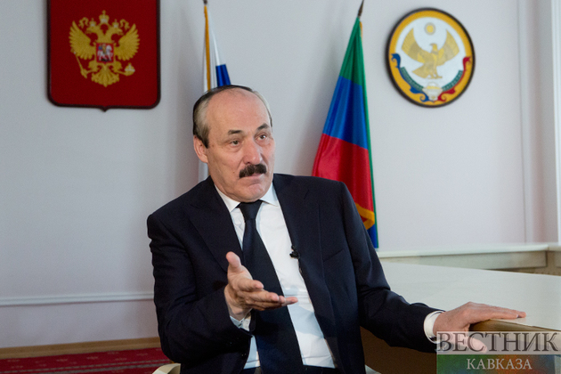 Абдулатипов рассказал о встрече Путина с ушедшими в отставку губернаторами
