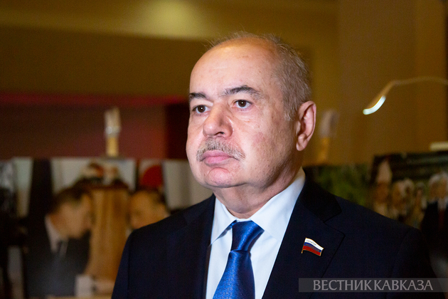 Ильяс Умаханов: Москва с пониманием относится к позиции Баку по Крыму