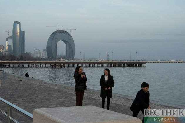 В Баку прибыл первый груз по "Ляпис-лазури"