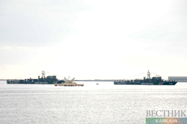 Первые боевые корабли придут в морской порт Каспийска до конца года