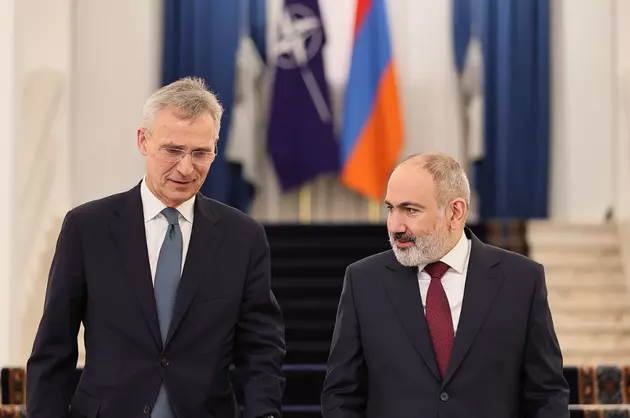Генсек НАТО Йенс Столтенберг и премьер-министр Армении Никол Пашинян