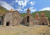 Христианские общины Азербайджана отправились в монастырь Худавенг