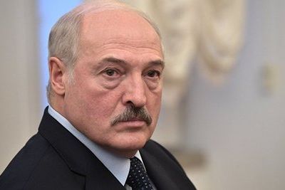 Лукашенко предложил обновить Конституцию и перенести парламентские выборы 