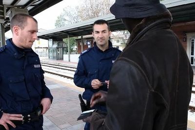 Грузинского похитителя жвачки, вооруженного шприцем, задержали в Бари