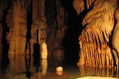 Спелеологи изучают найденную в Крыму пещеру 