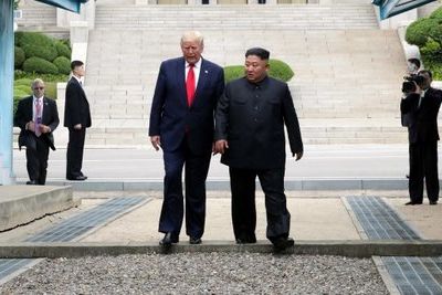 Президент США впервые посетил Северную Корею