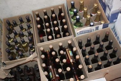Житель Адыгеи хранил дома 1200 бутылок контрафактного алкоголя