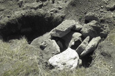 Древние гробницы разгромили в Армении