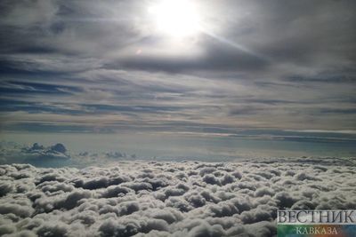 Самолет Azur Air возвращается в Сочи из-за возможной разгерметизации