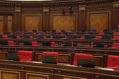 Армянский парламент дважды не смог избрать вице-спикера