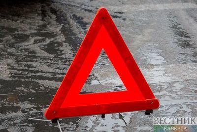 Мост провалился под большегрузом в Киргизии (ФОТО)