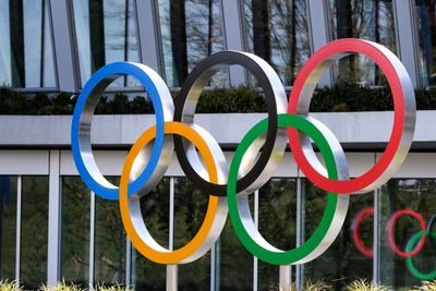 Российские биатлонисты взяли бронзу в смешанной эстафете Олимпиады