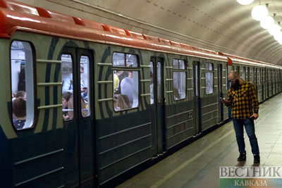 В тбилисском метро человек упал на рельсы