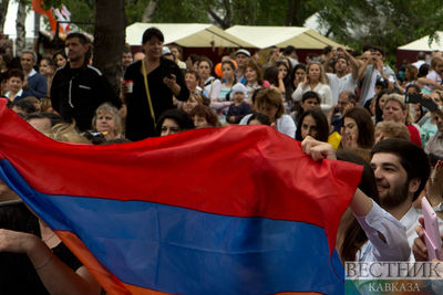 Родители погибших солдат устроили акцию протеста в Ереване