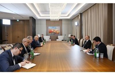 Ильхам Алиев провел встречу с главой МИД Алжира