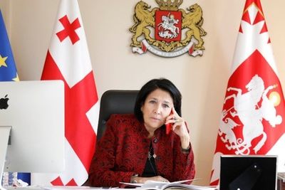 Минюст Грузии пригрозил президенту страны уголовным преследованием