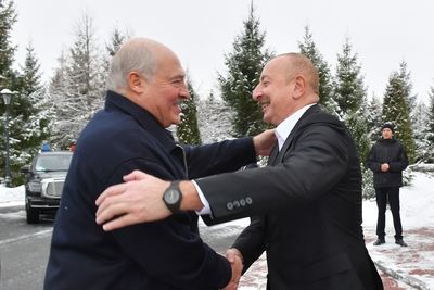Алиев пригласил Лукашенко в Азербайджан