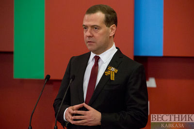 Медведев показал Ли Кэцяну Олимпийский парк Сочи