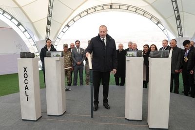 Ильхам Алиев заложил фундамент Мемориала жертвам Ходжалинской трагедии