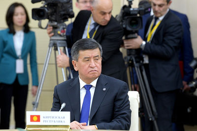 Президент отправил в отставку правительство Киргизии